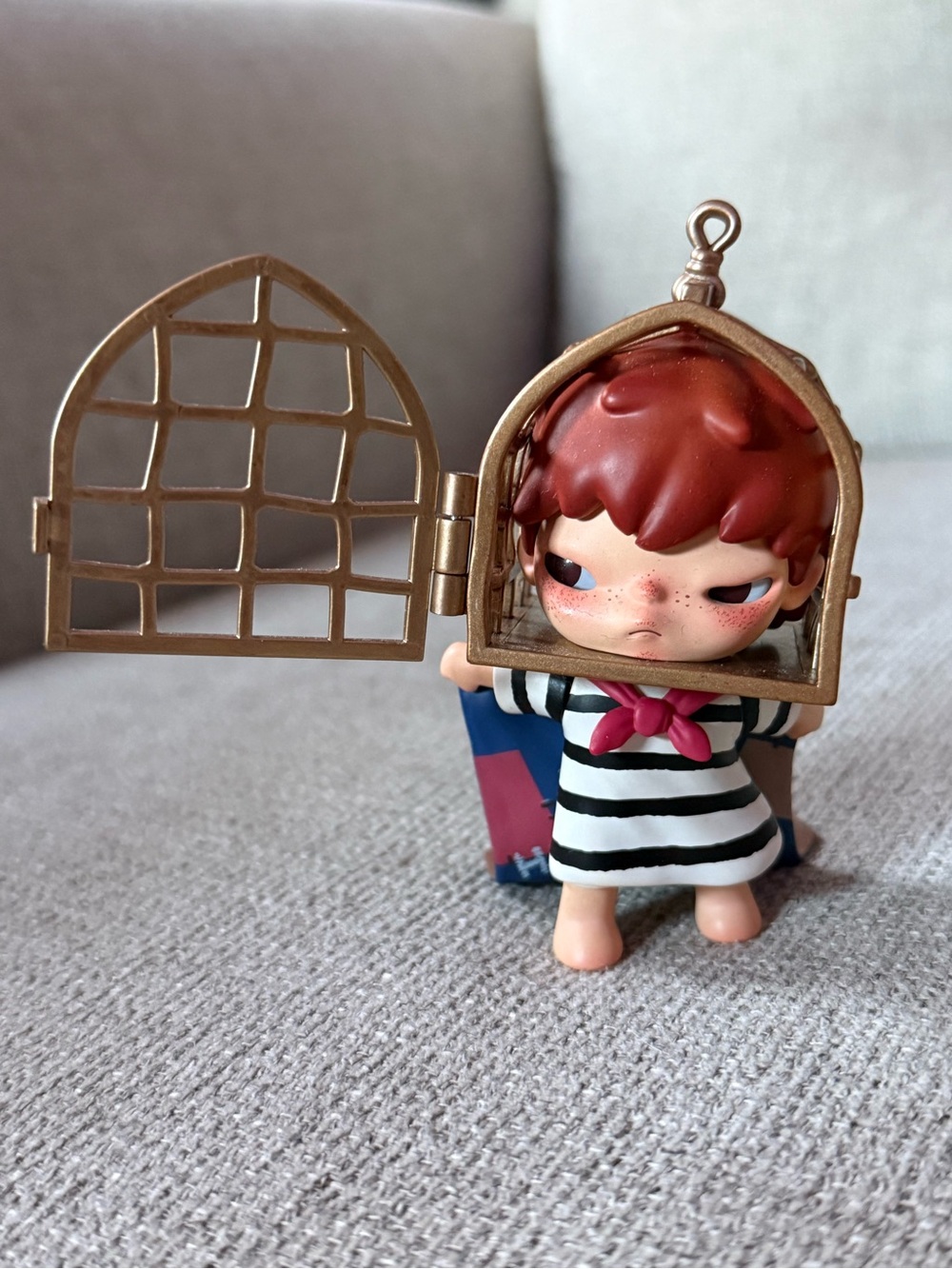 Hirono Caged Bird